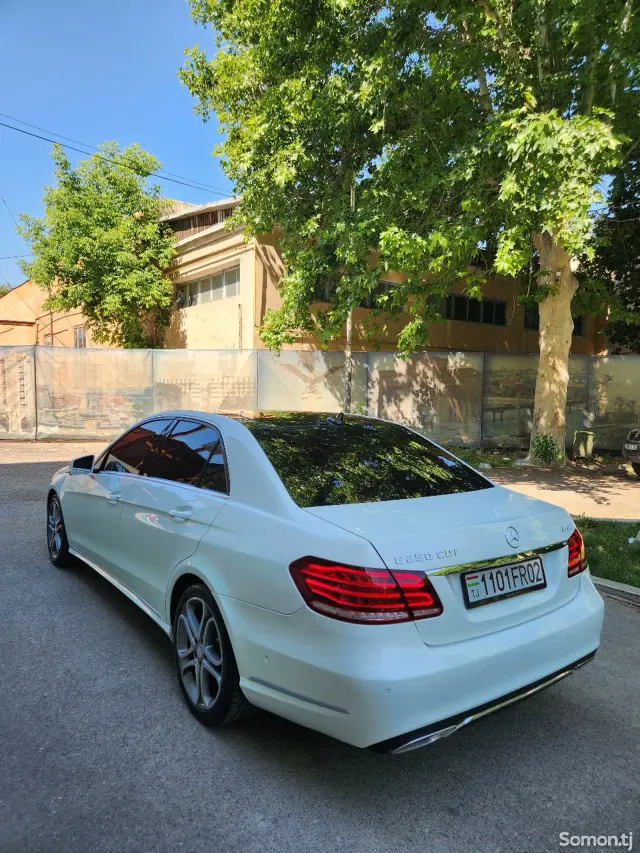 Mercedes-Benz E class 2014 · 2.5 AT