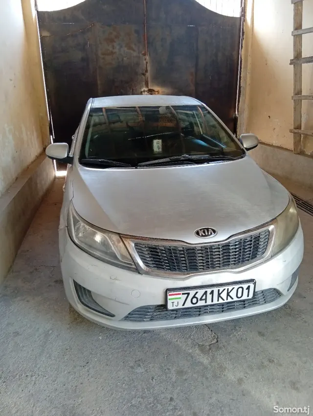 Kia Rio 2015 · 1.4 MT