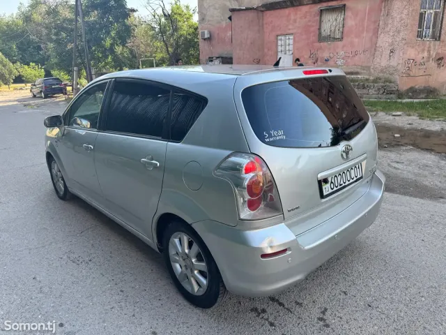 Toyota Verso 2006 · 2.2 MT