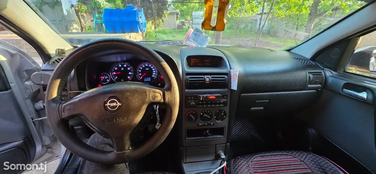 Opel Astra G 2004 · 1.6 MT