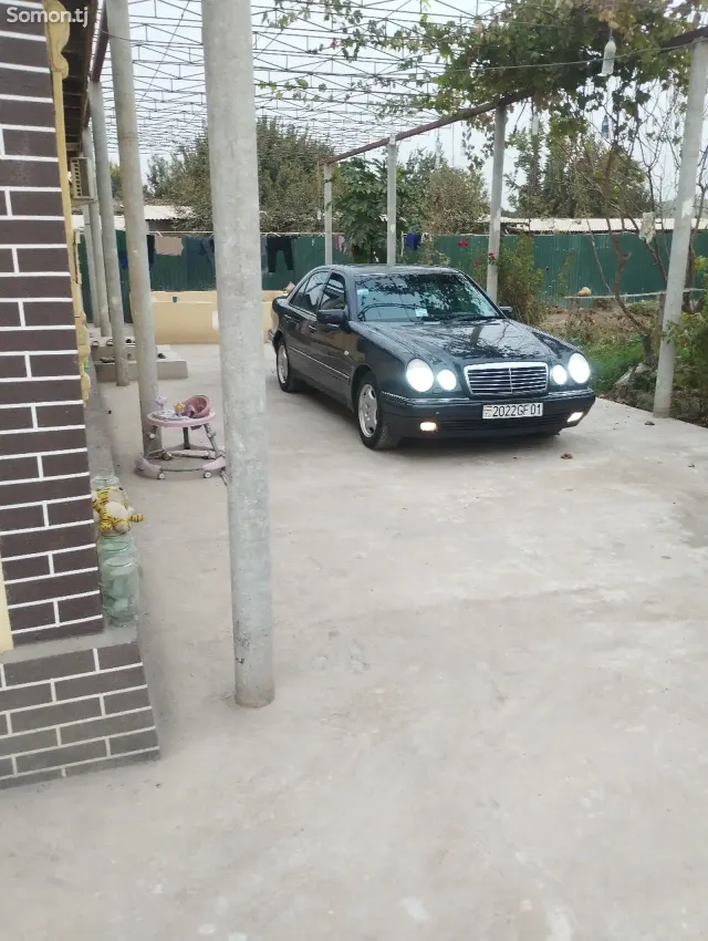 Mercedes-Benz CE class 1996 · 2.3 MT