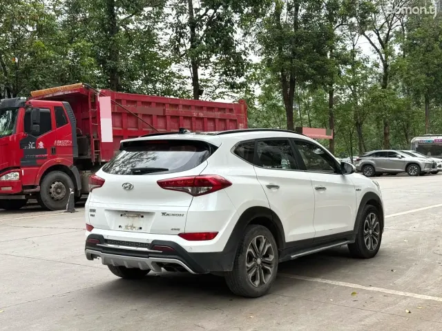 Hyundai Tucson 2016 · 1.6 AT