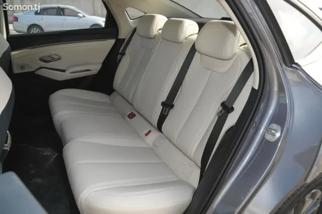 BYD Qin Plus 2025 · AT