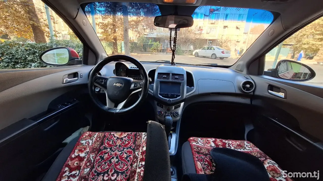 Chevrolet Aveo 2015 · 1.6 AT