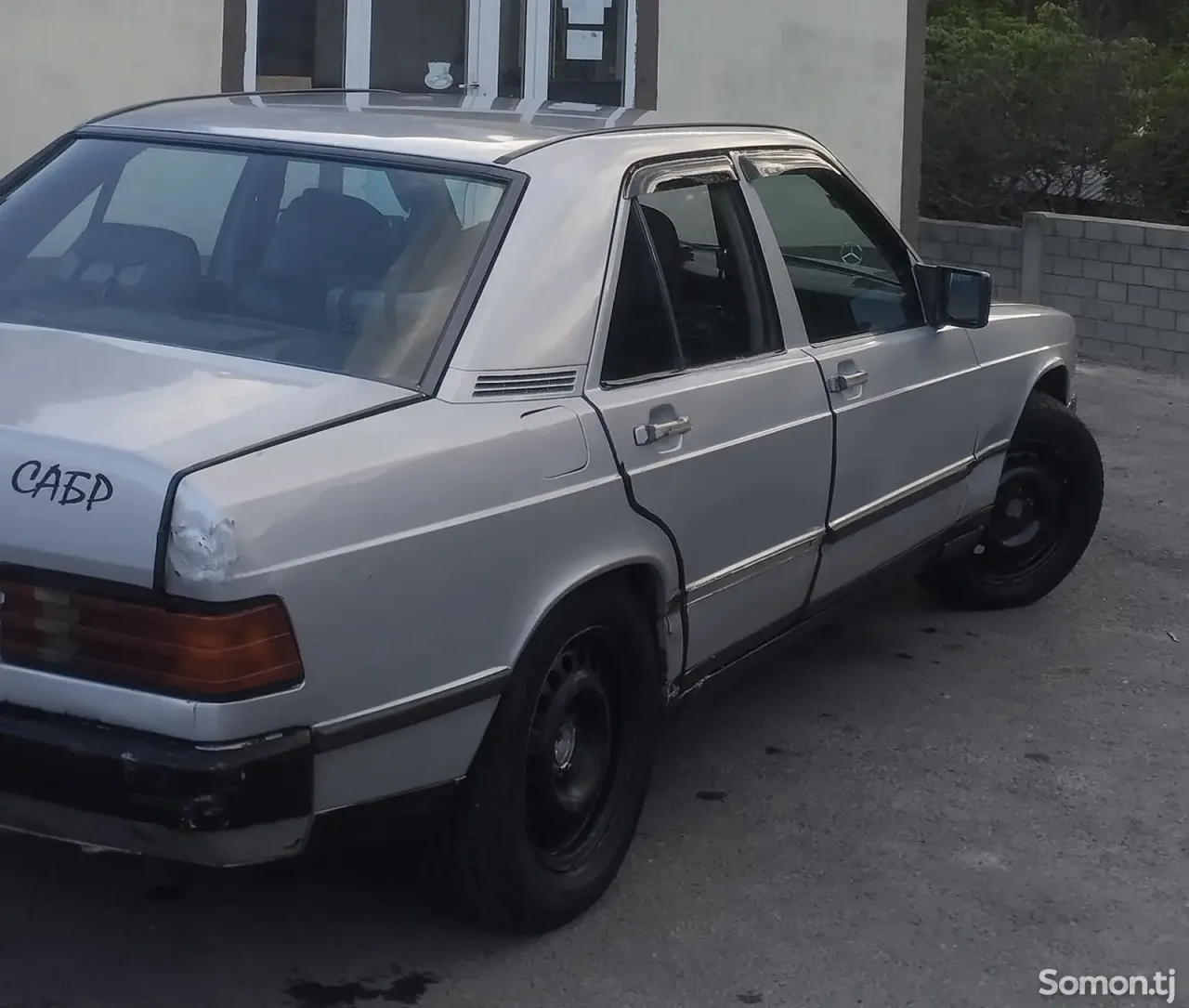 Mercedes-Benz W201 1986 · 2.0 MT