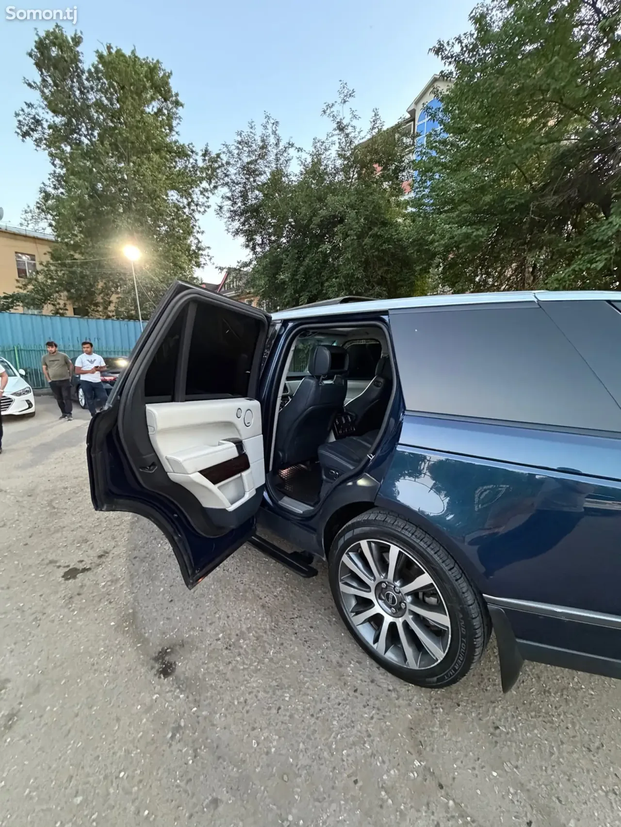 Land Rover Range Rover 2015 · 5.0 AT