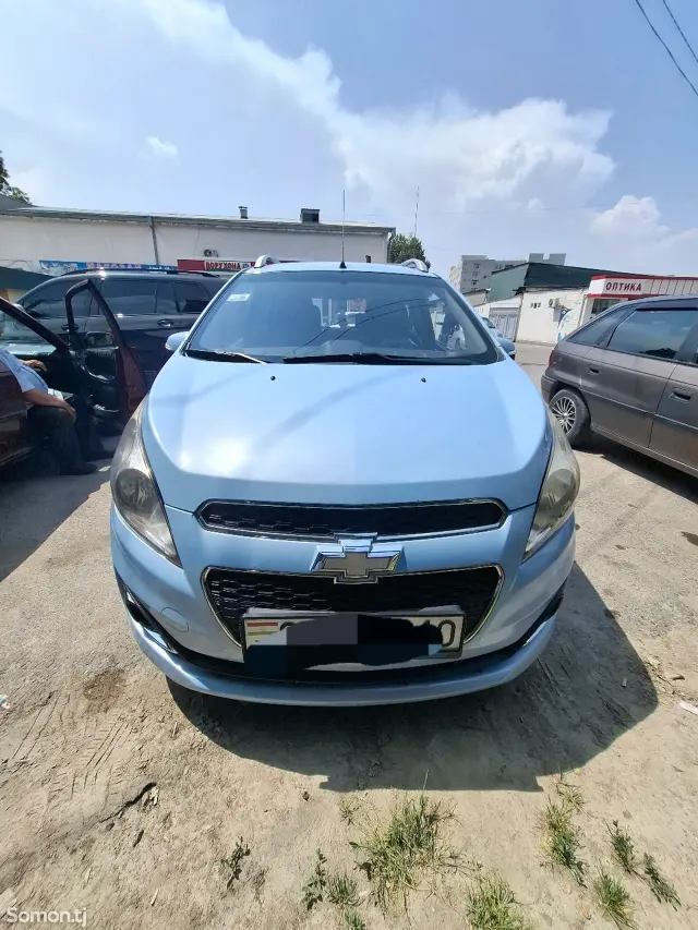 Chevrolet Spark 2014 · 1.1 AT
