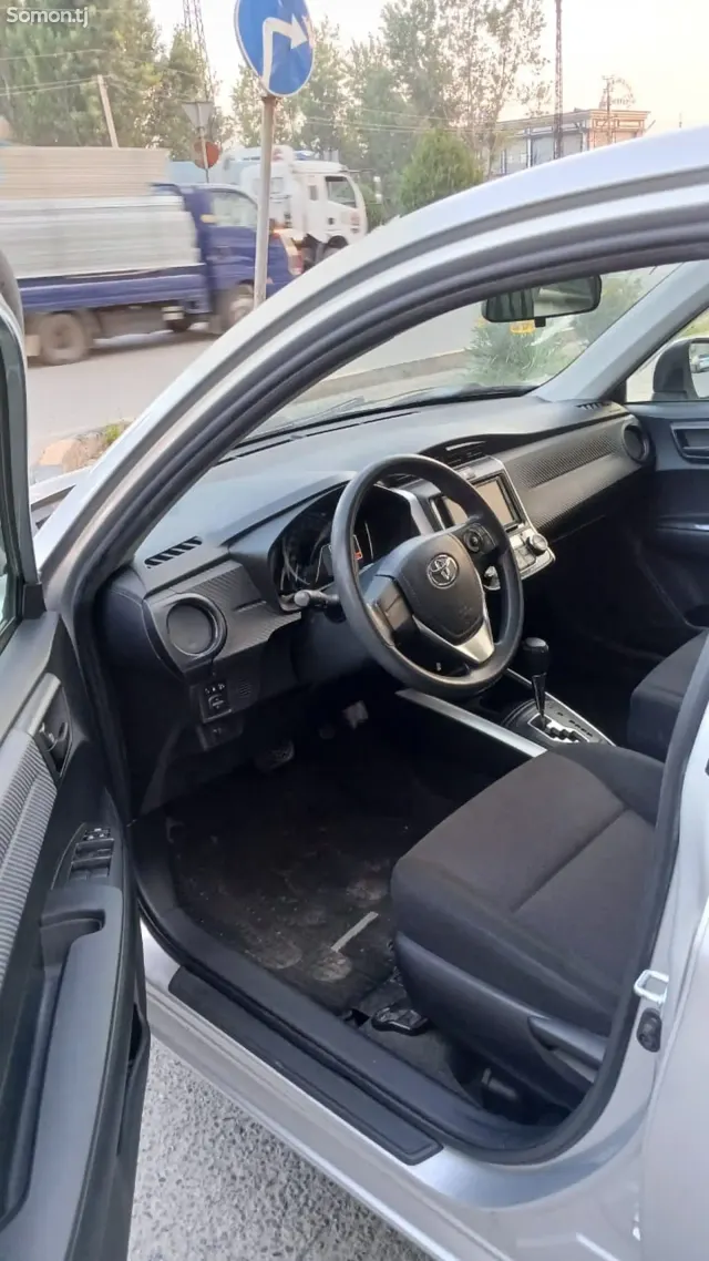 Toyota Fielder 2015 · 1.5 AT