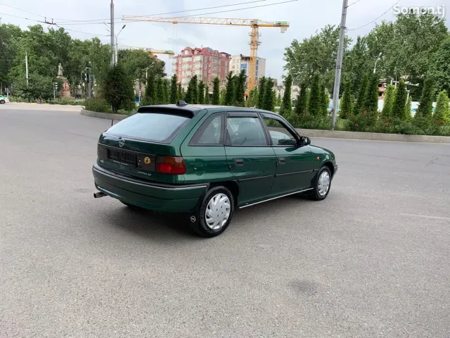 Opel Astra F 1998 · 1.6 AT