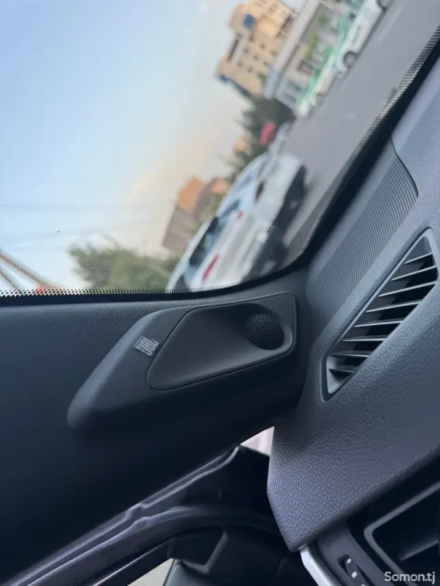 Toyota RAV 4 2020 · 2.5 AT
