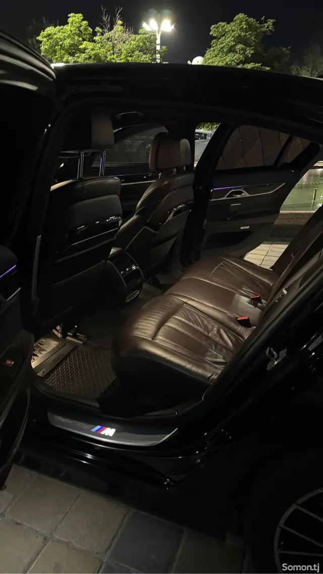 BMW 7 series 2017 · 3.0 AT