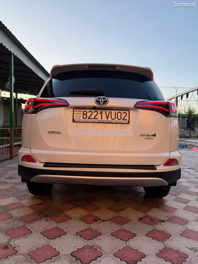Toyota RAV 4 2019 · 2.5 AT