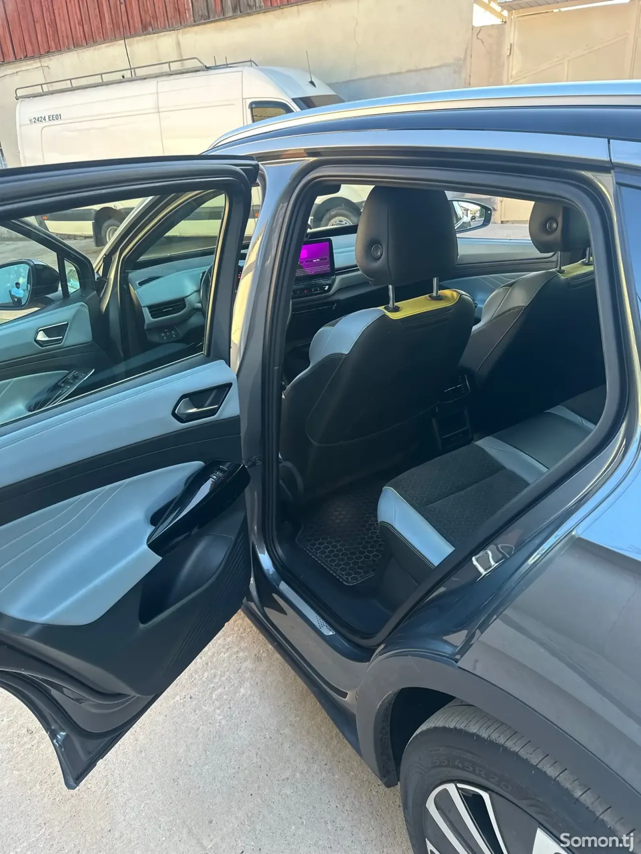 Volkswagen ID.4 2023 · AT