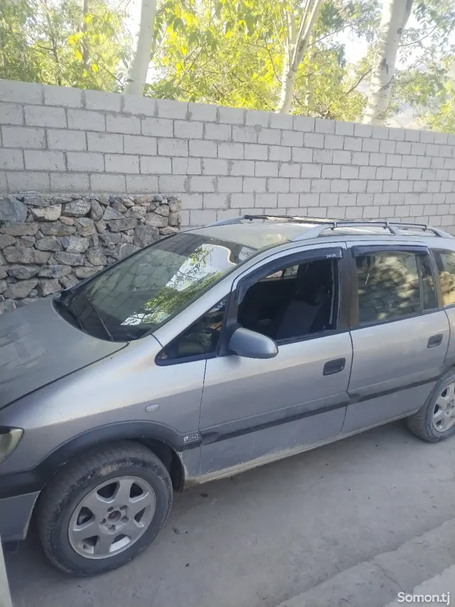 Opel Zafira 2000 · 1.8 MT