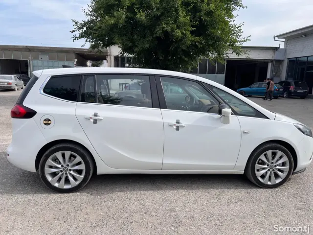 Opel Zafira 2015 · 1.6 AT