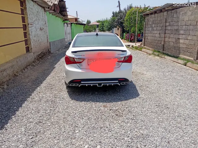 Hyundai Sonata 2011 · 2.4 AT