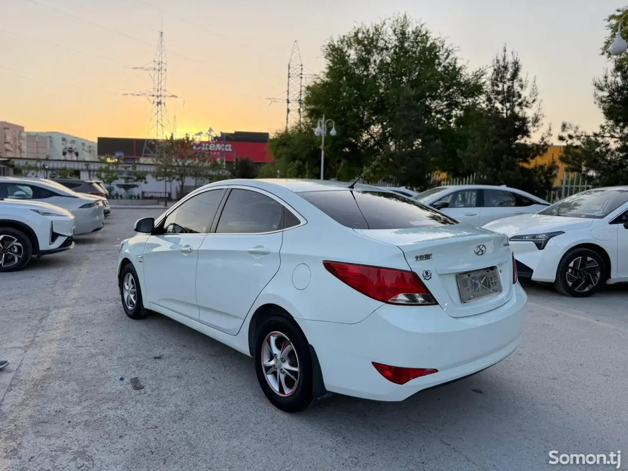 Hyundai Verna 2014 · 1.4 AT