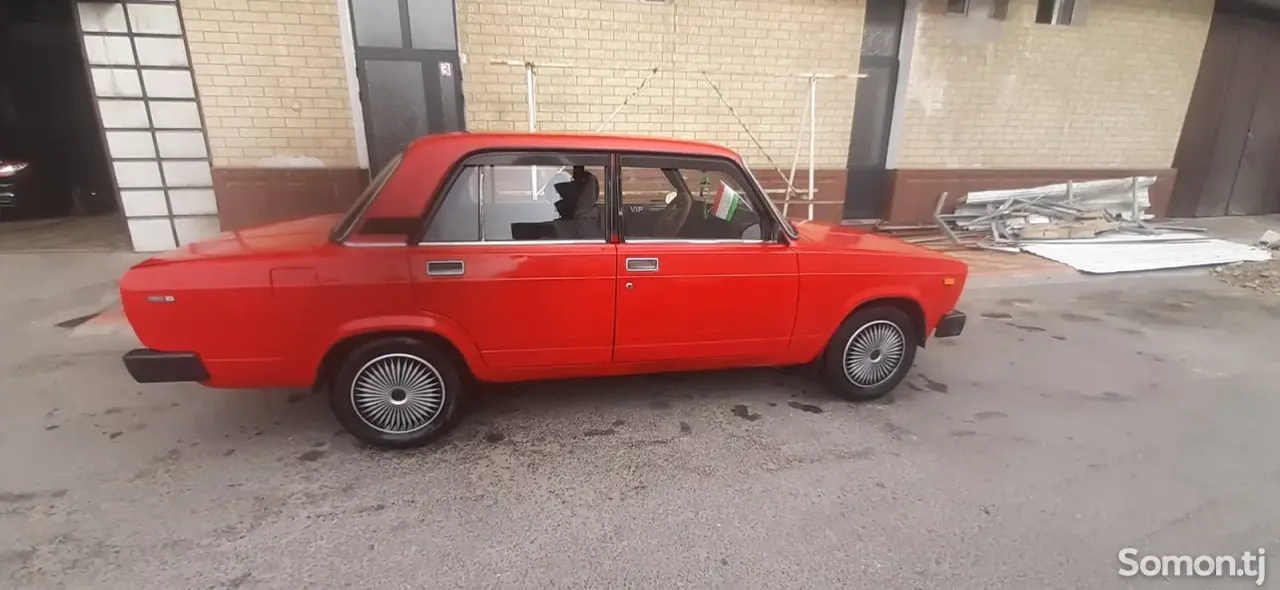 Lada (ВАЗ) 2107 1984 · 0.4 MT