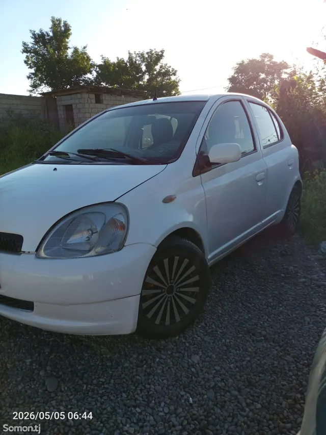 Toyota Vitz 2002 · 1.5 AT