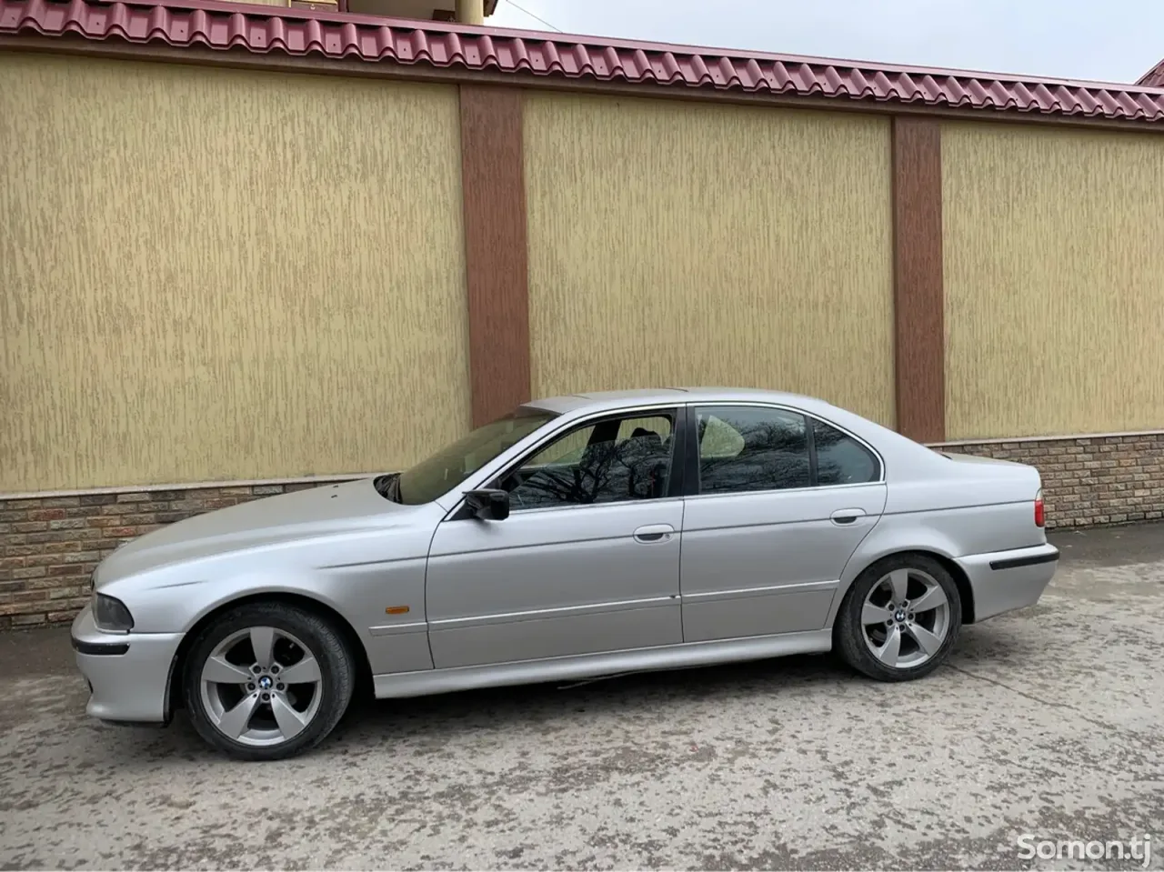 BMW 5 series 1999 · 2.5 MT