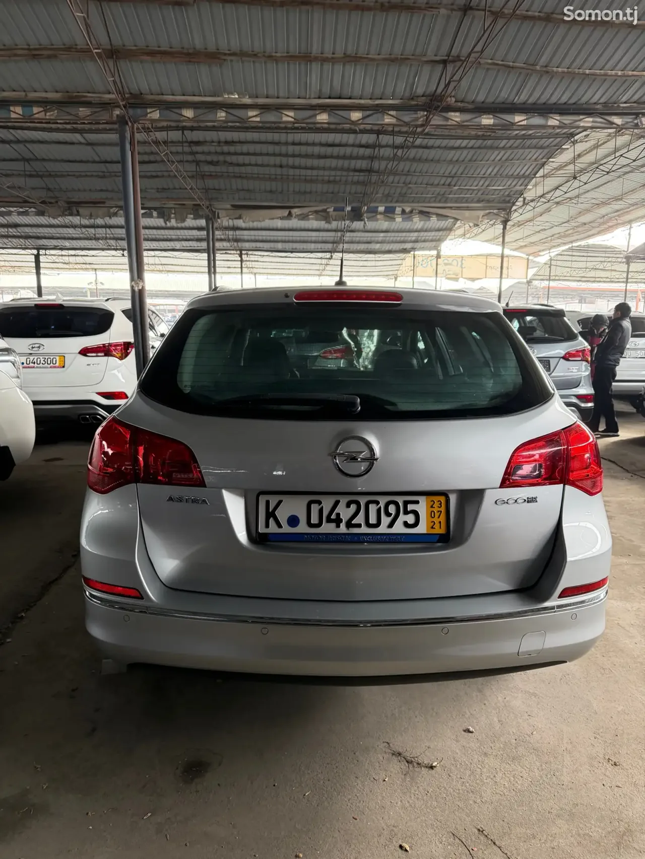 Opel Astra J 2014 · 1.6 MT