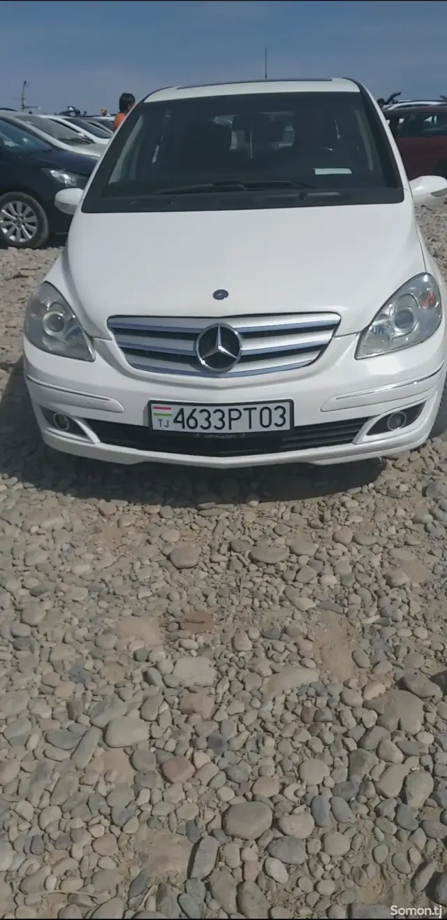 Mercedes-Benz B class 2009 · 2.0 AT