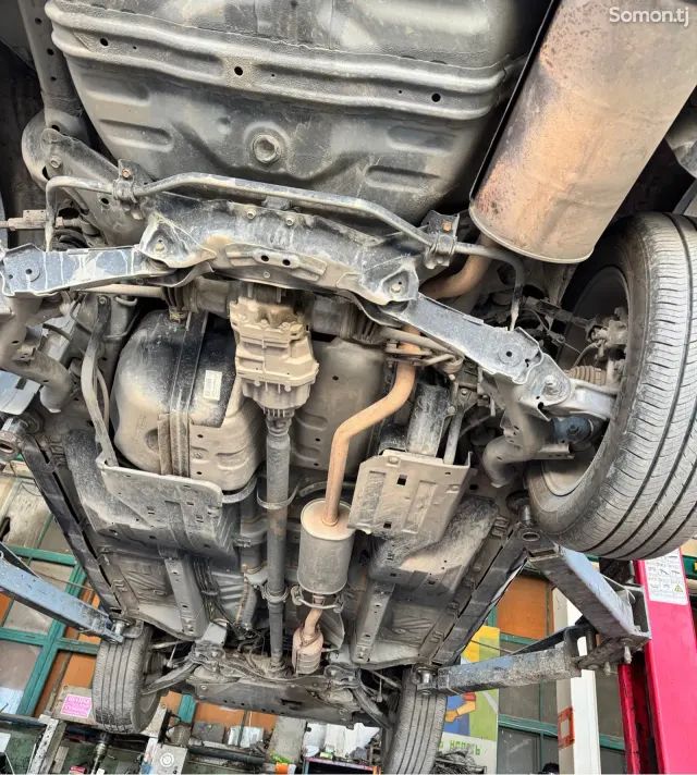 Honda CR-V 2011 · 2.4 AT