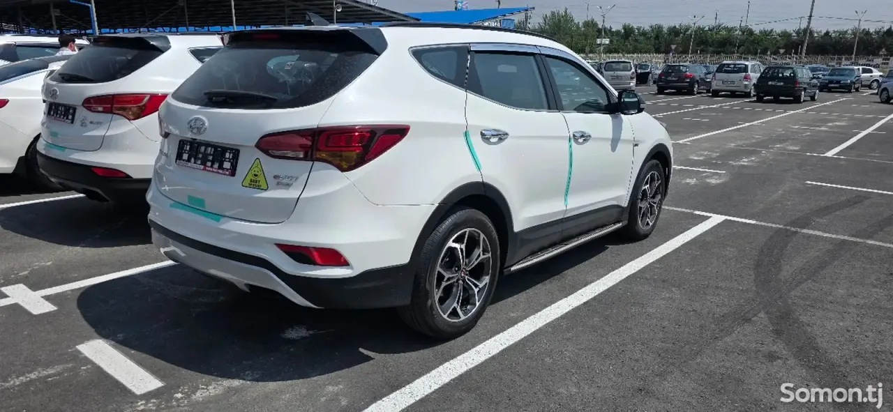 Hyundai Santa Fe 2016 · 2.0 AT