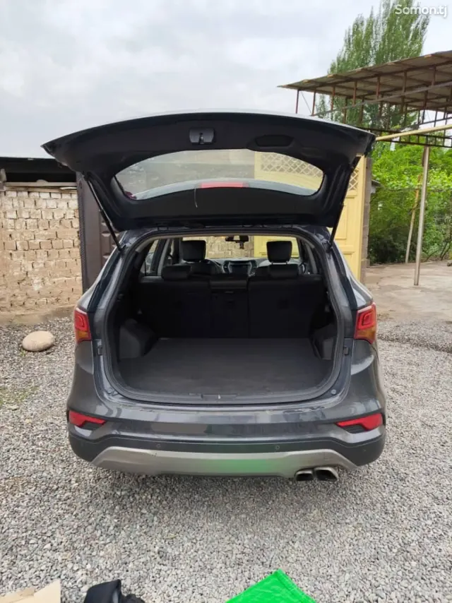 Hyundai Santa Fe 2015 · 2.0 AT