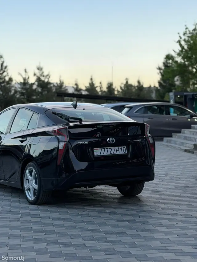 Toyota Prius 2017 · 1.8 AMT