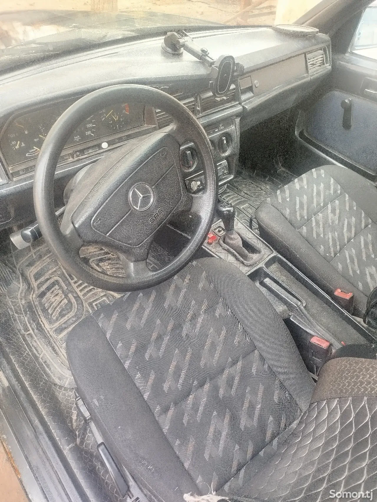 Mercedes-Benz W124 1989 · 1.8 MT