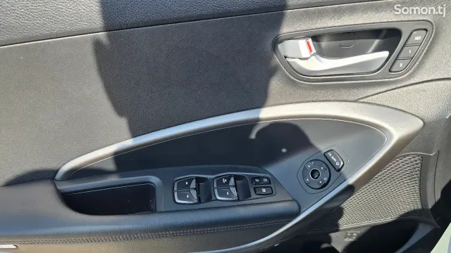 Hyundai Santa Fe 2015 · 2.0 AT