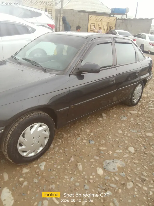 Opel Astra F 1997 · 1.6 MT