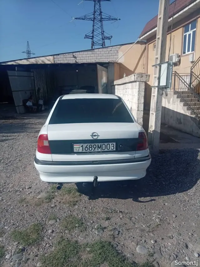 Opel Astra F 1993 · 1.6 MT