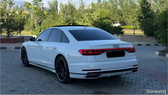 Audi A8 2021 · 4.0 AT
