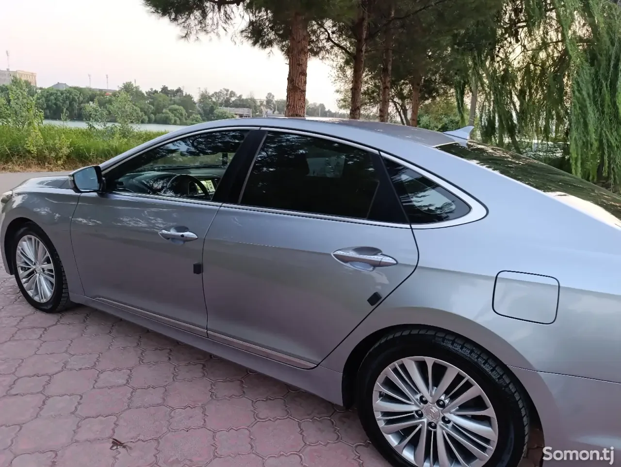 Hyundai Aslan 2014 · 3.0 AT