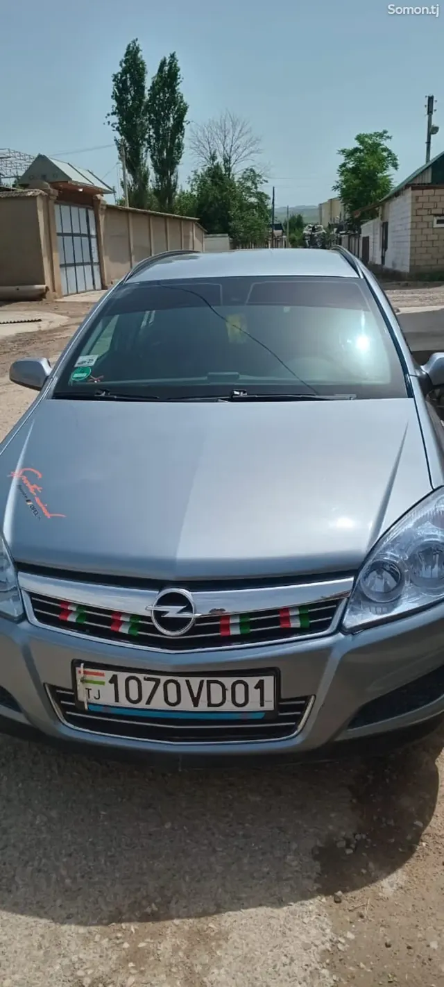 Opel Astra H 2008 · 1.6 MT