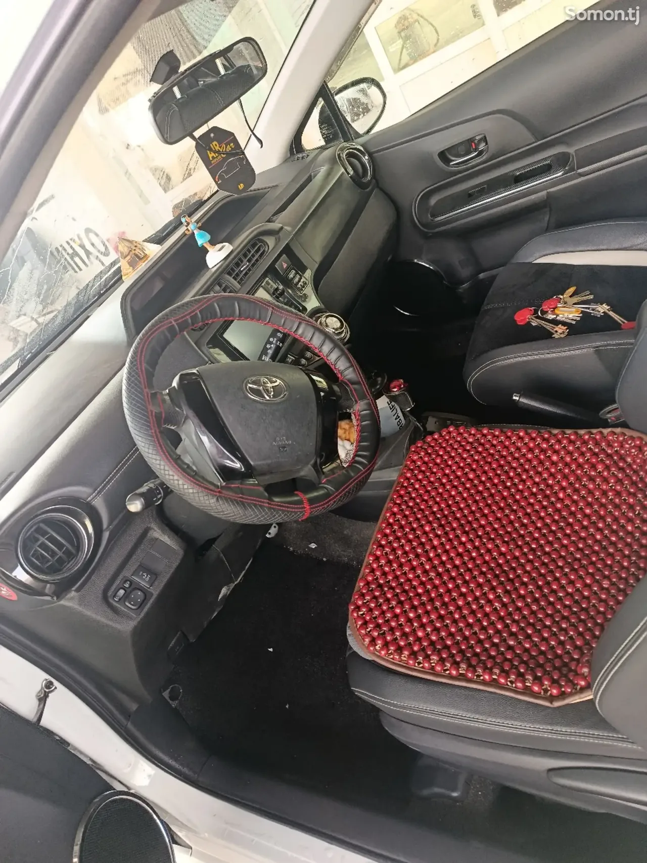 Toyota Aqua 2016 · 1.5 AT