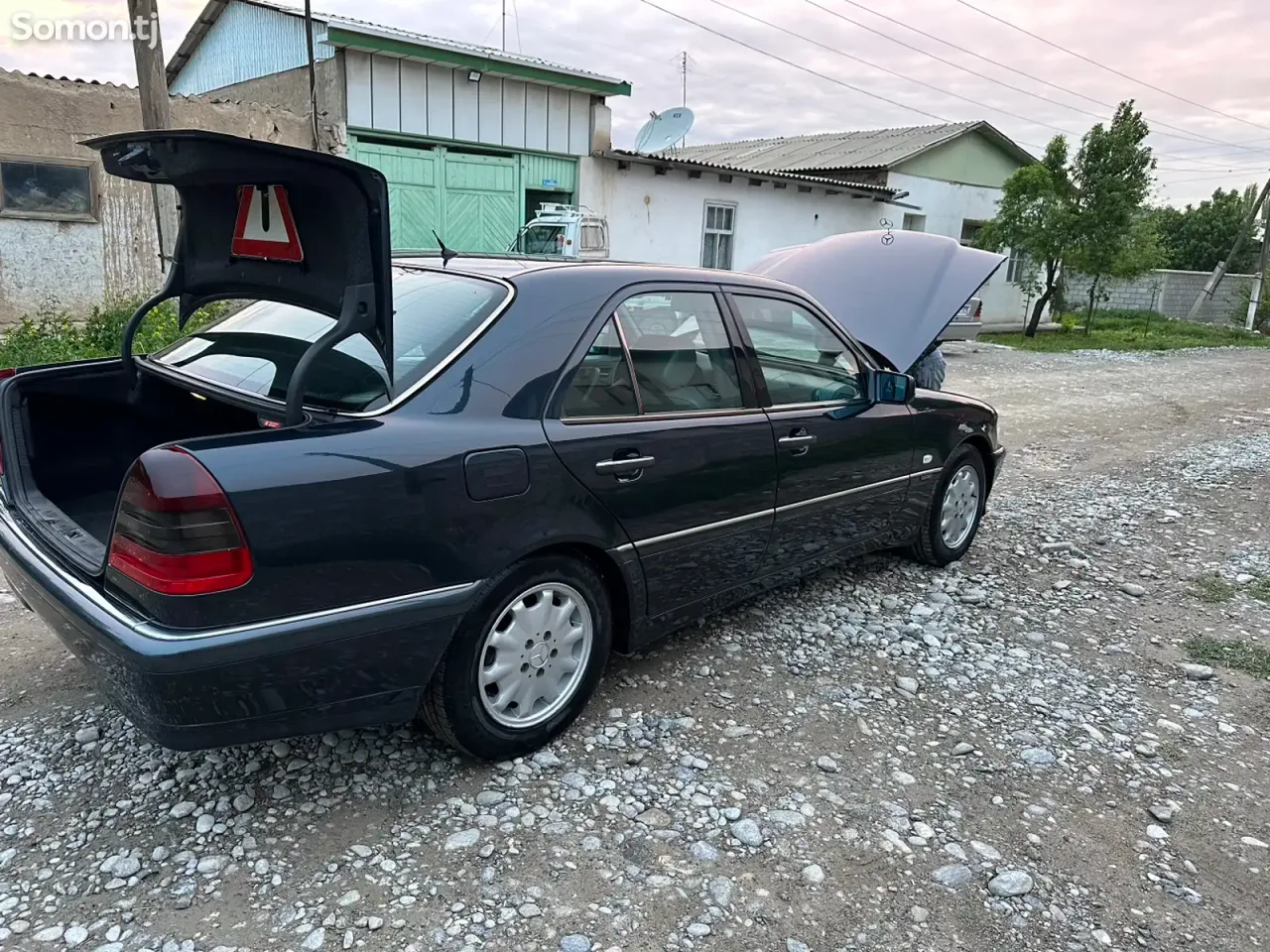 Mercedes-Benz C class 2000 · 2.2 AT