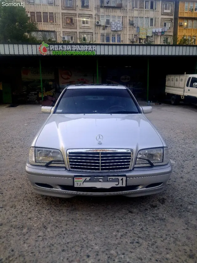 Mercedes-Benz C class 2000 · 2.4 AT