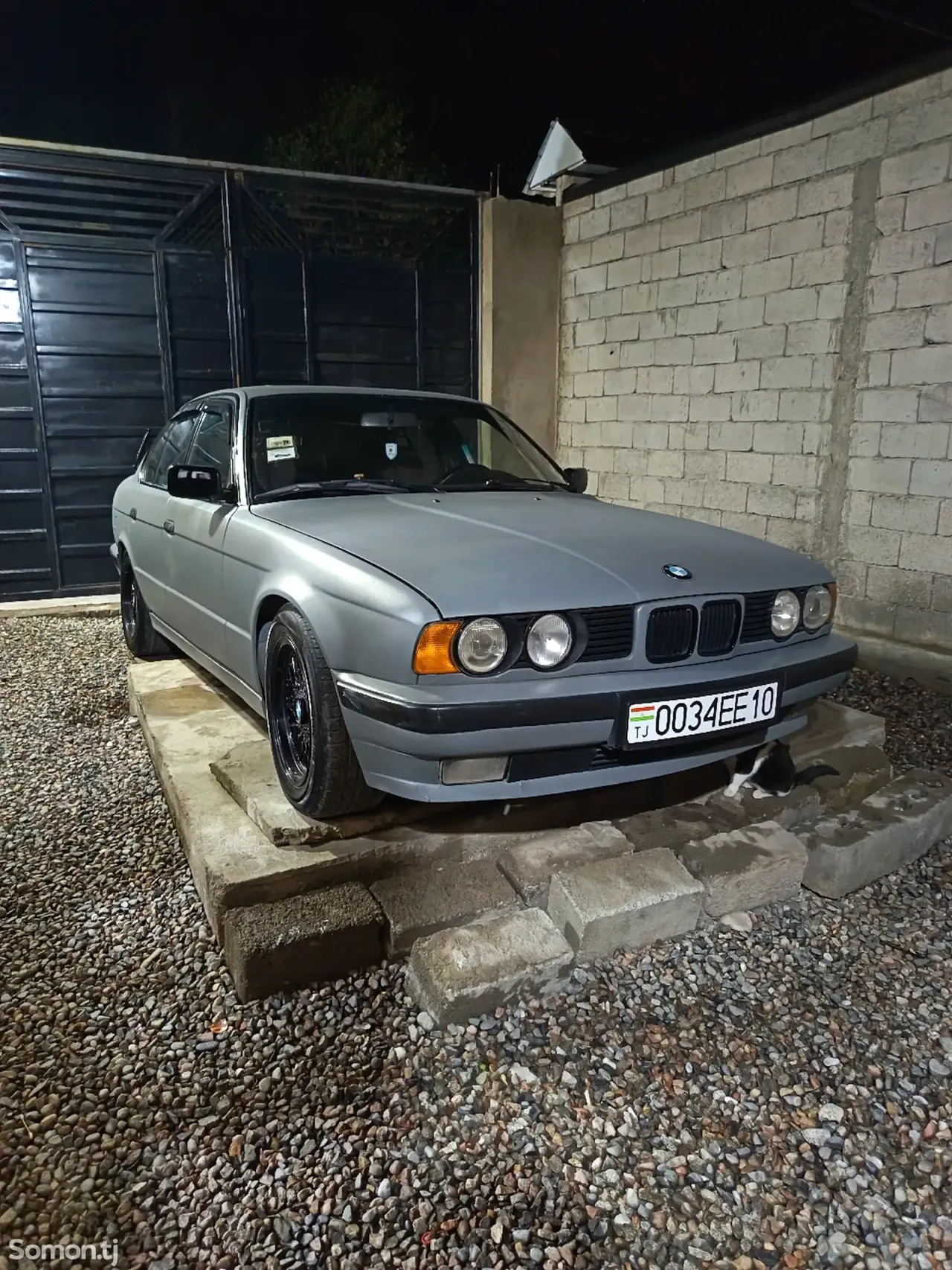 BMW 5 series 1990 · 2.5 MT