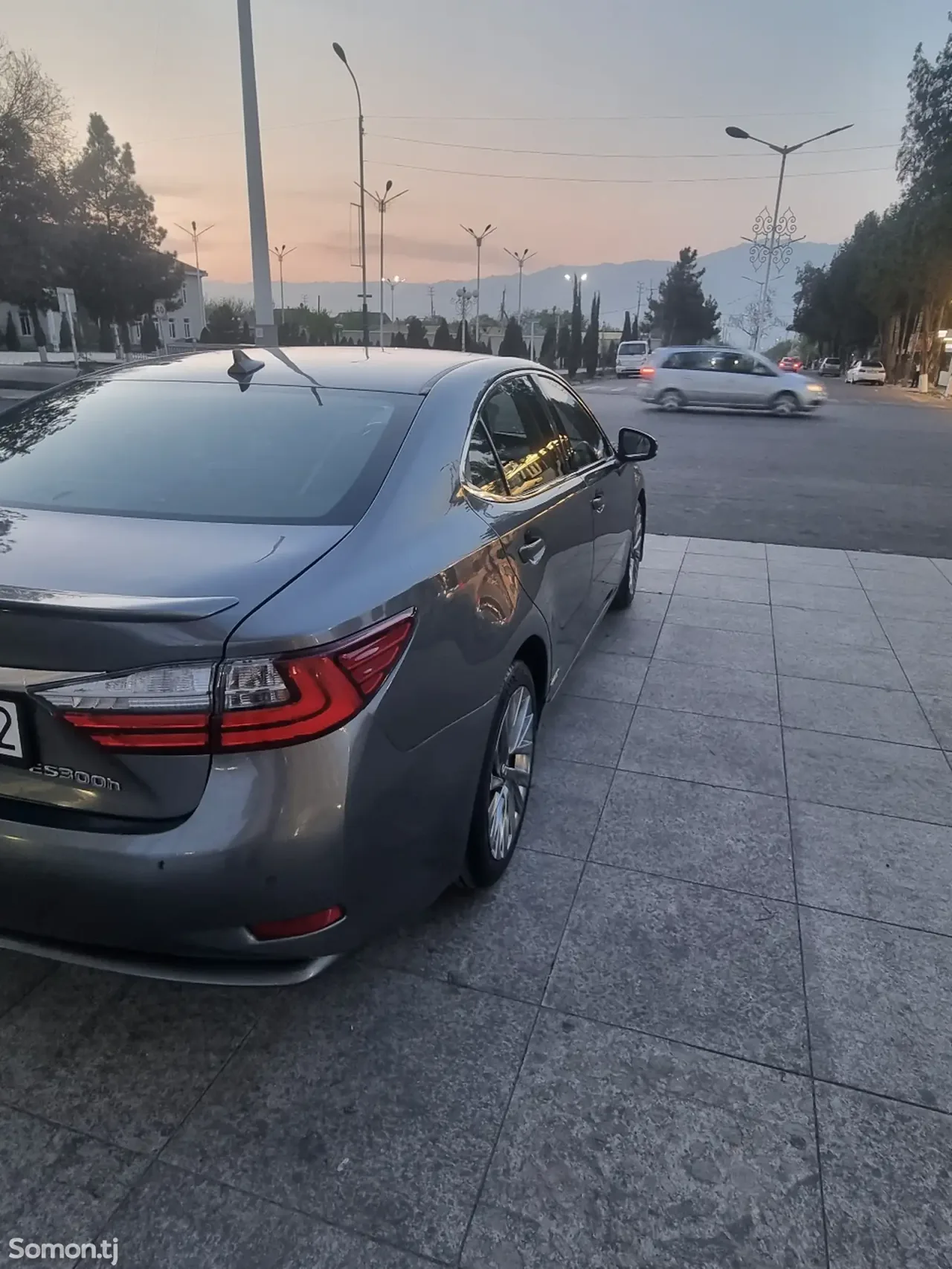Lexus ES series 2014 · 2.5 AT