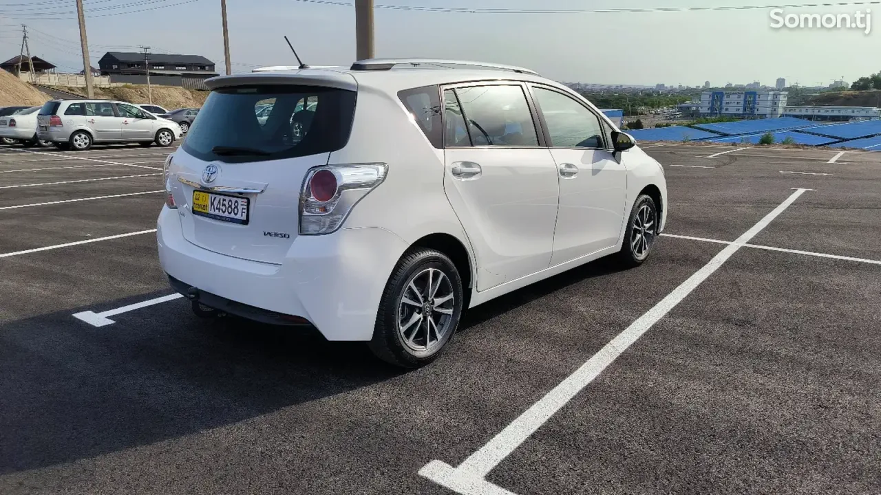 Toyota Verso 2014 · 1.8 MT