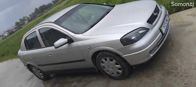 Opel Astra G 1999 · 1.6 MT