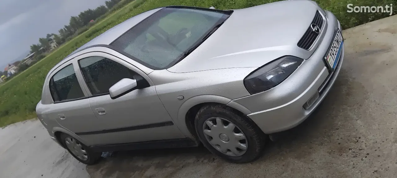 Opel Astra G 1999 · 1.6 MT