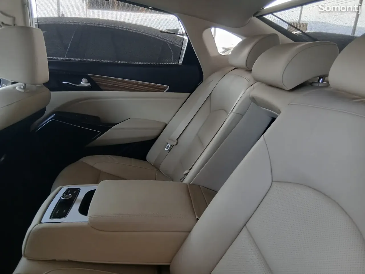 Kia K7 2016 · 3.3 AT
