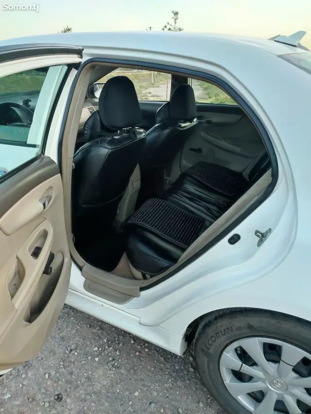 Toyota Corolla 2008 · 1.6 MT