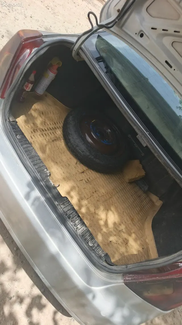 Daewoo Lacetti 2004 · AT