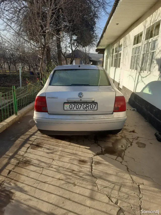 Volkswagen Passat 1997 · 1.8 MT
