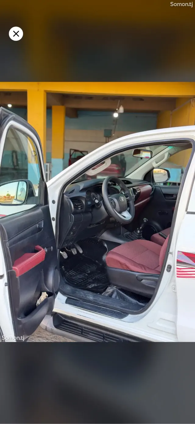 Toyota Hilux 2018 · 2.7 MT